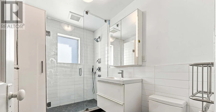 MAIN FLOOR-251 High Park Avenue, Toronto, ON, M6P 2S5 - 26