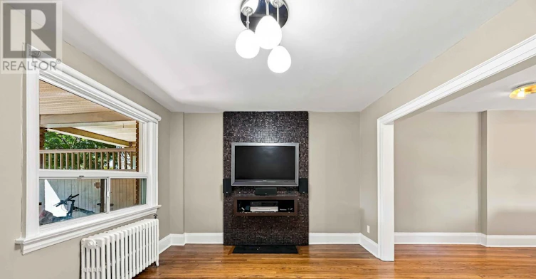 MAIN FLOOR-251 High Park Avenue, Toronto, ON, M6P 2S5 - 9