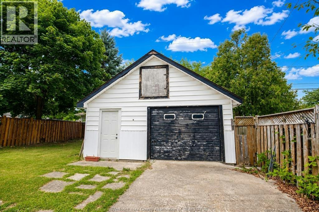 1081 Rankin Avenue, Windsor, ON, N9B 2S2 - 11
