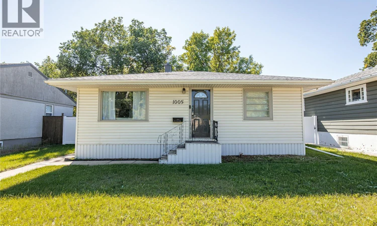 1005 Coteau Street W