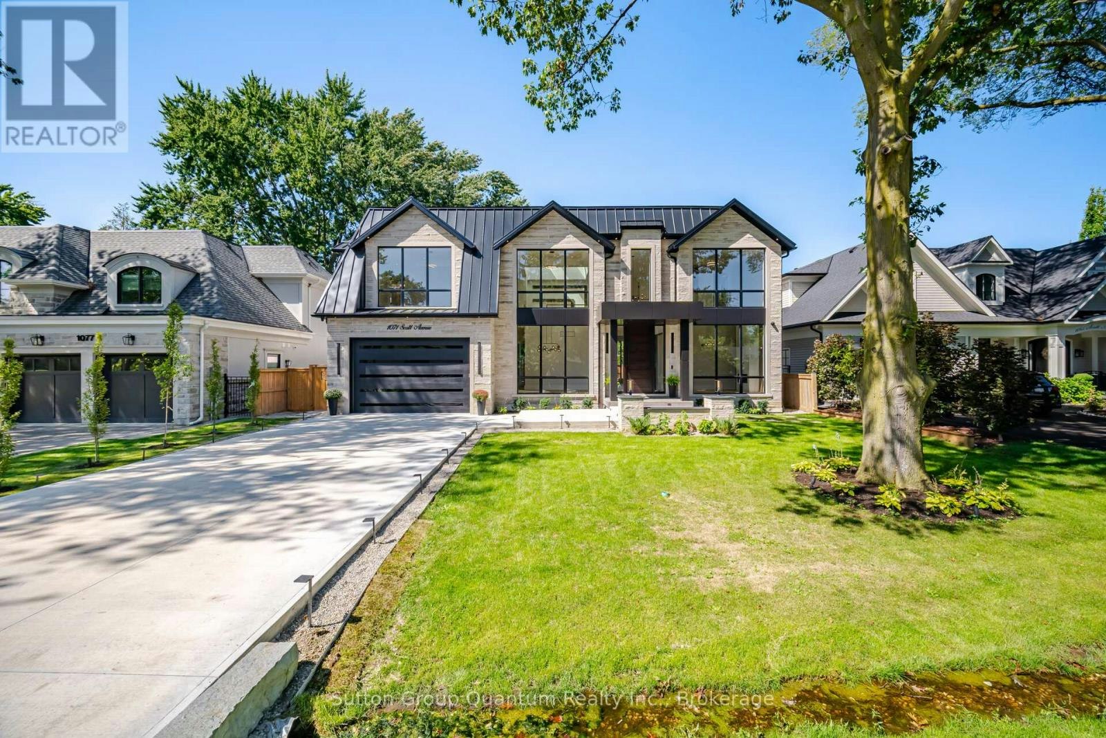 1071 Scott Avenue N, Oakville, ON, L6L 2M2