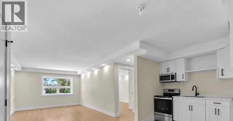 102-670 Cameron, Windsor, ON, N9B 1Z1
