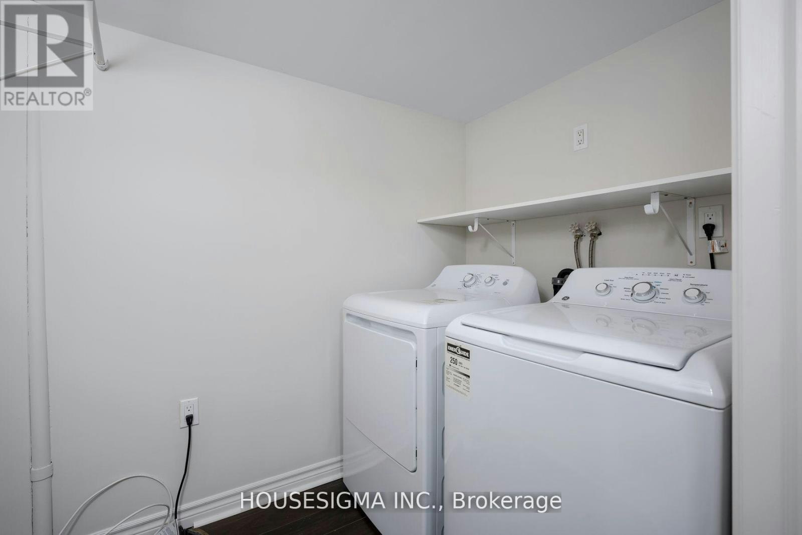 LOWER-72 Redwood Avenue, Toronto, ON, M4L 2S6 - 15