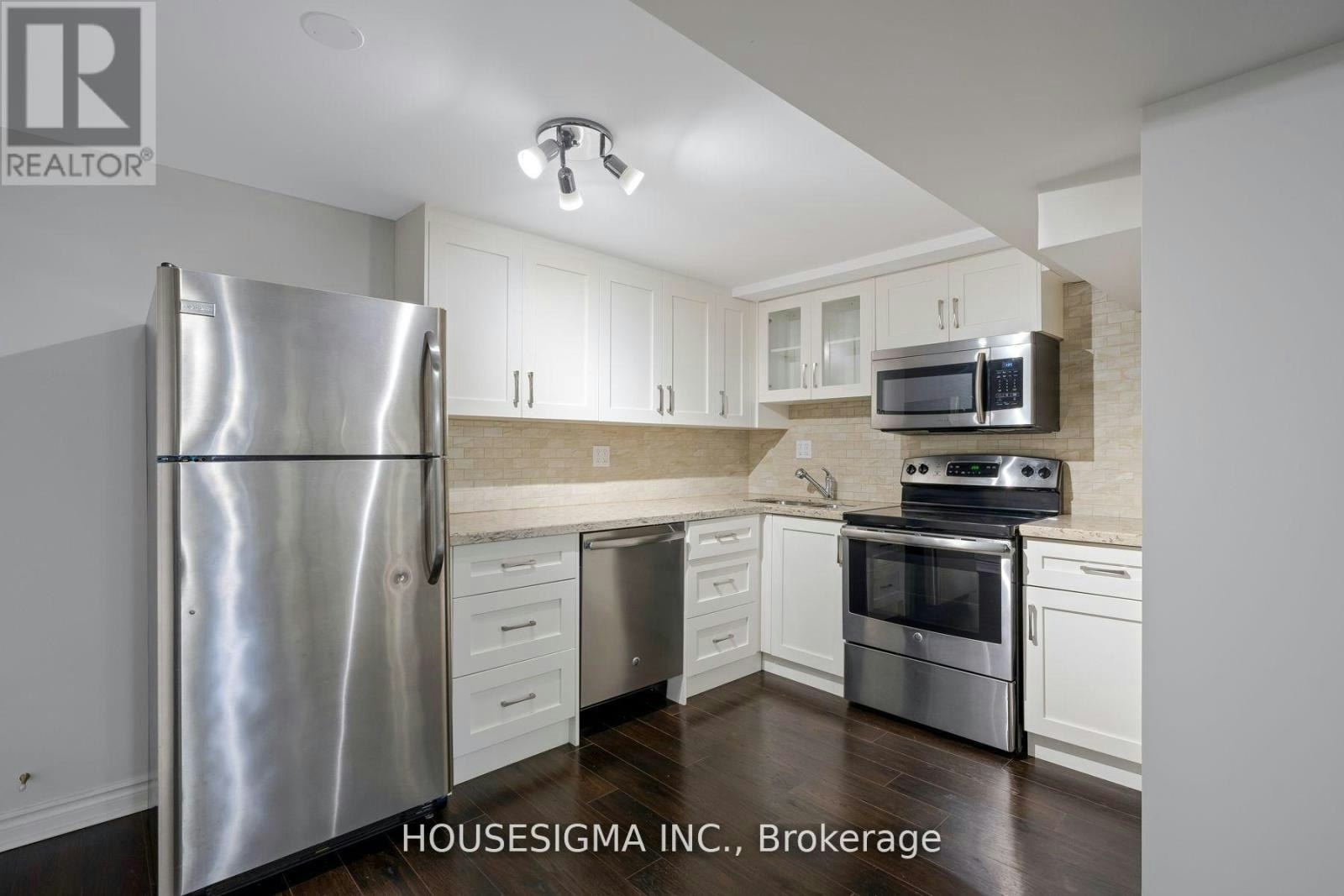 LOWER-72 Redwood Avenue, Toronto, ON, M4L 2S6 - 4