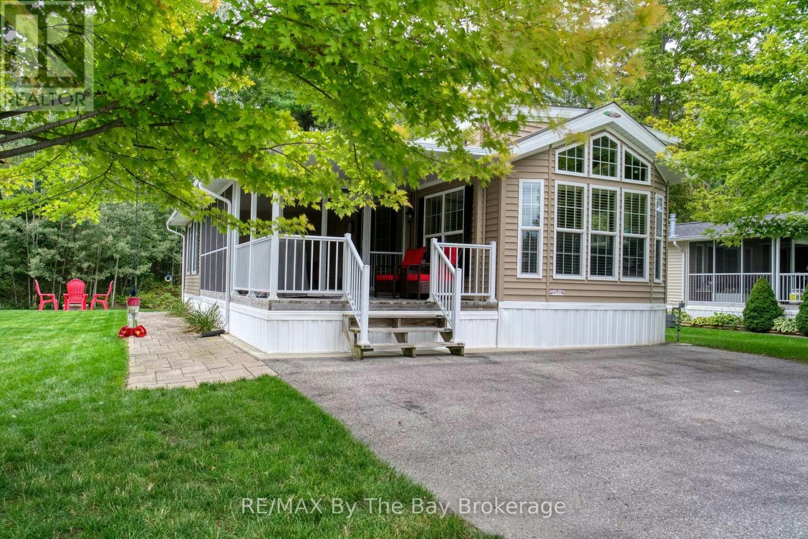 107 Madawaska Trail, Wasaga Beach, ON, L9Z 1X7