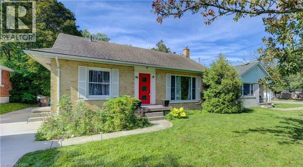 49 Dietz Avenue S, Waterloo, ON, N2L 2J8