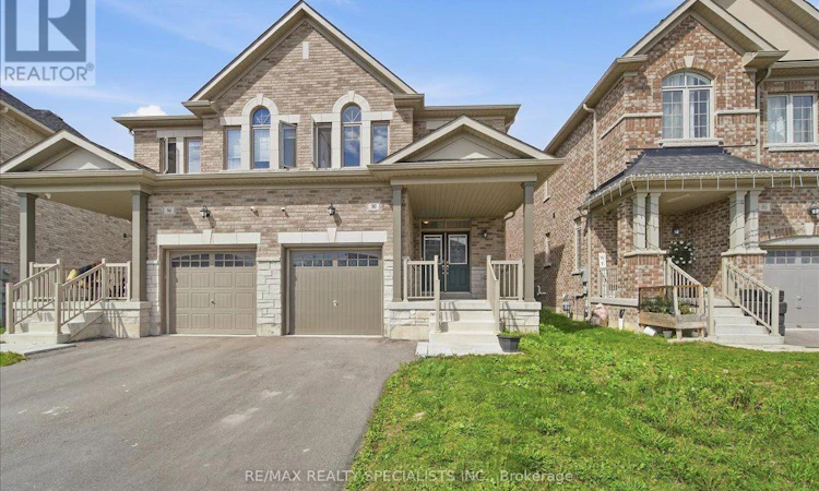 90 Ferragine Crescent