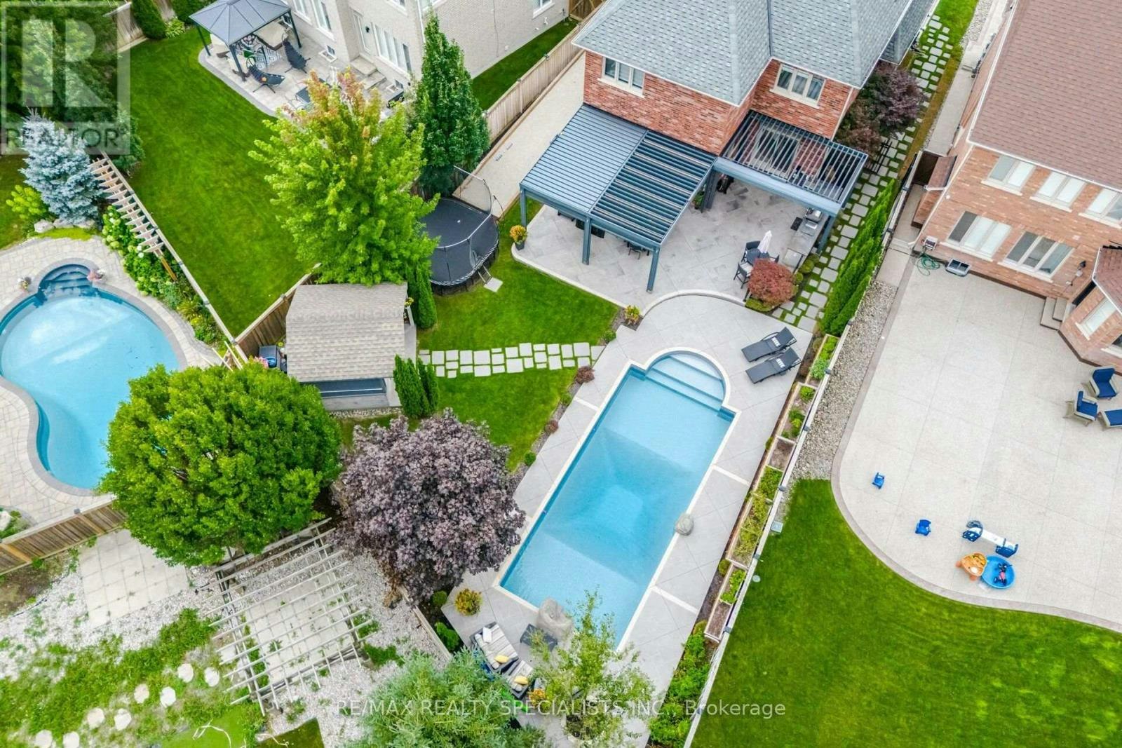 6 Mccandless Court, Caledon, ON, L7C 3R7