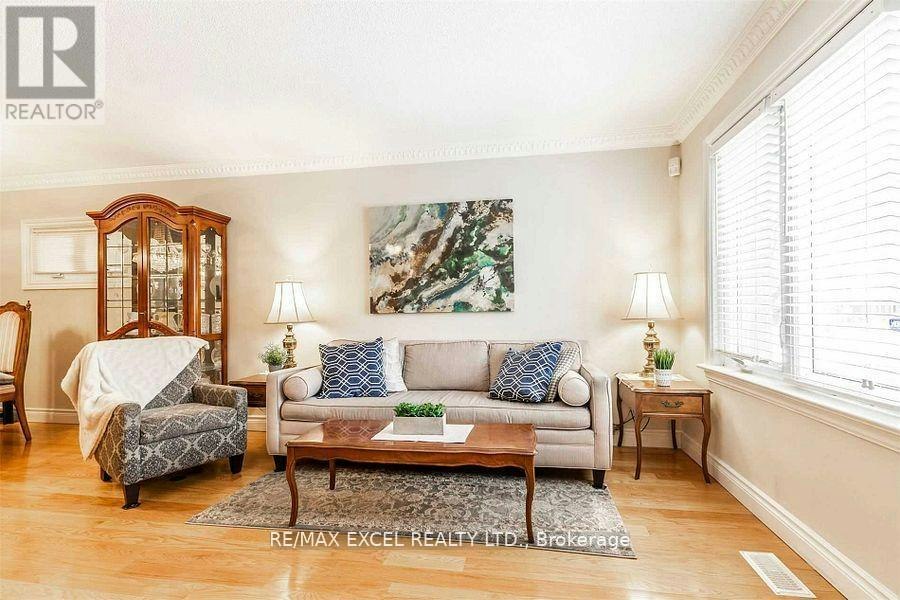 416 Rimilton Avenue, Toronto, ON, M8W 2G3 - 4