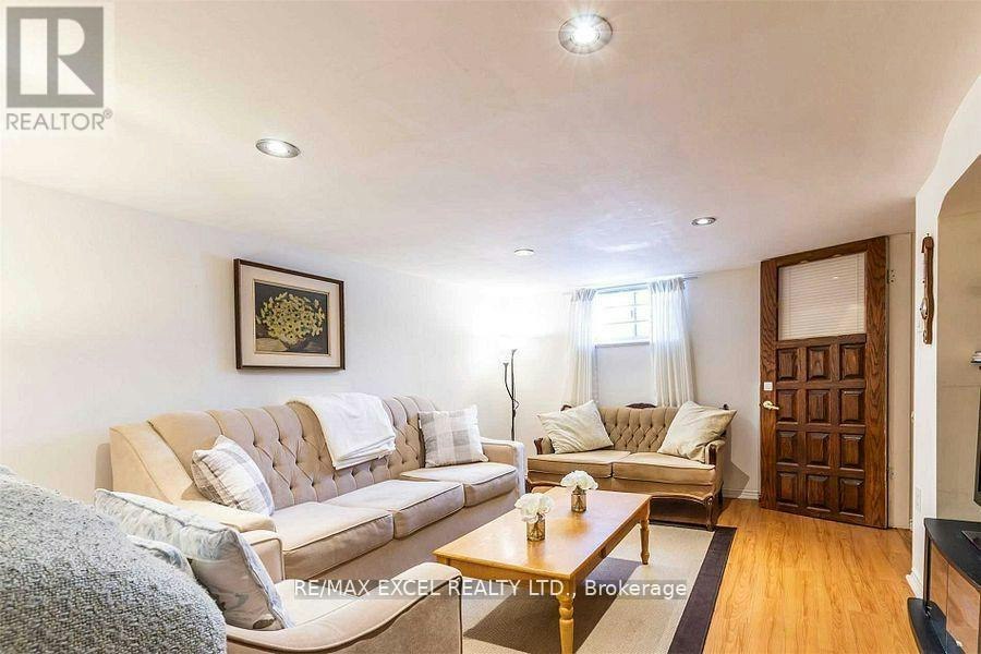 416 Rimilton Avenue, Toronto, ON, M8W 2G3 - 18