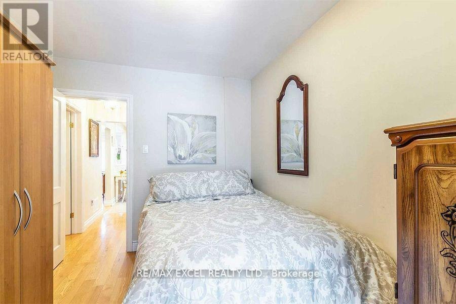 416 Rimilton Avenue, Toronto, ON, M8W 2G3 - 12