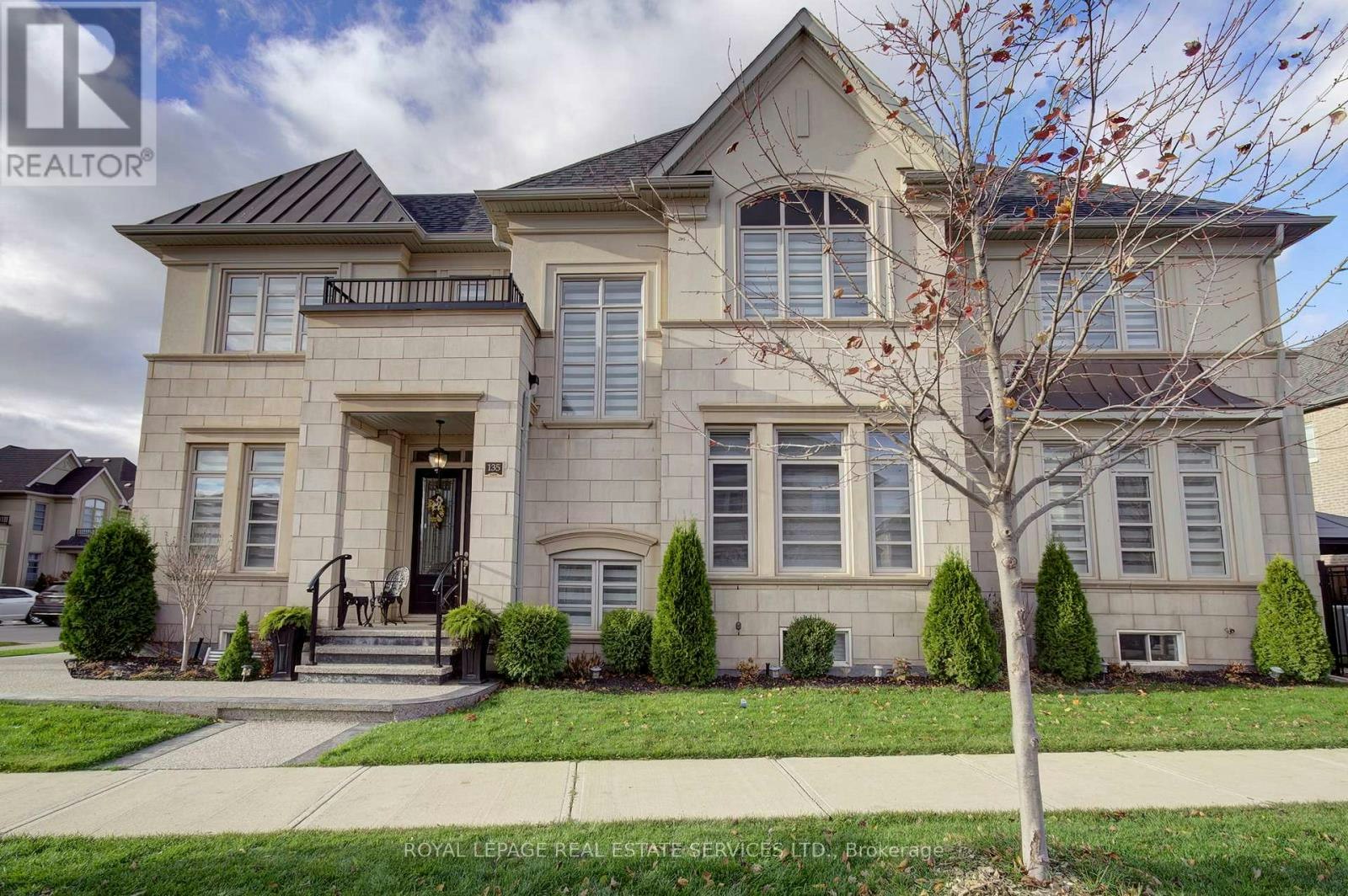 135 Zachary Crescent, Oakville, ON, L6H 0W1