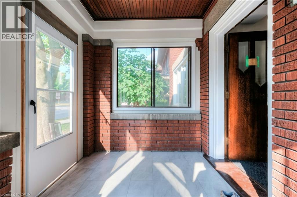 Lower-297 Frederick Street, Kitchener, ON, N2H 2N6 - 3