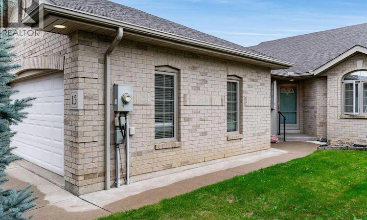 13 Leonard Drive
