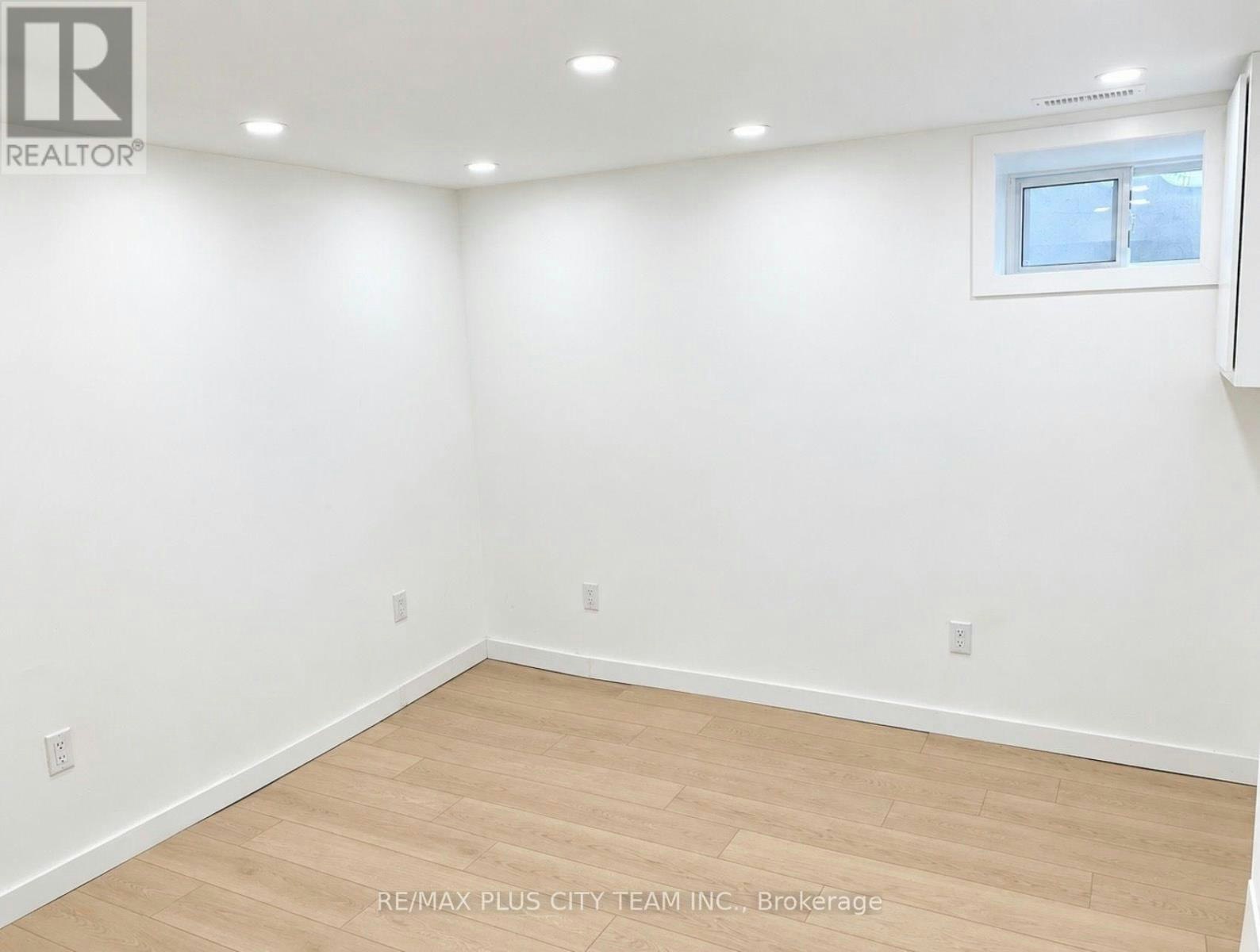 LOWER-148 Ascot Avenue, Toronto, ON, M6E 1G4 - 12