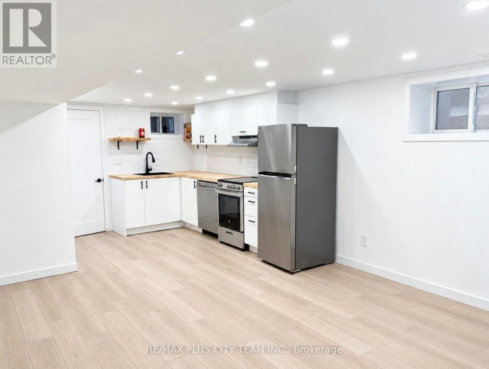 LOWER-148 Ascot Avenue, Toronto, ON, M6E 1G4 - 8