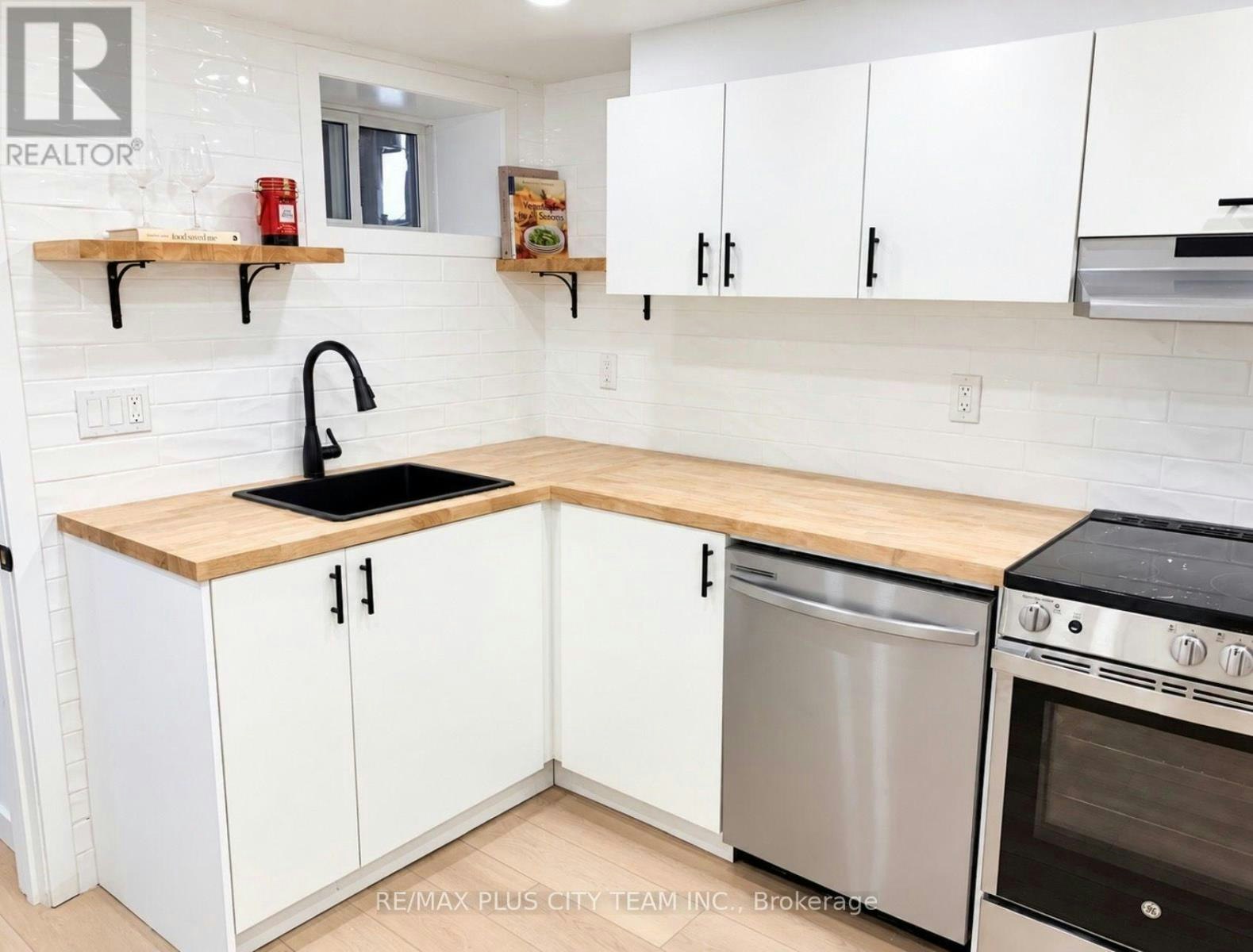 LOWER-148 Ascot Avenue, Toronto, ON, M6E 1G4 - 7