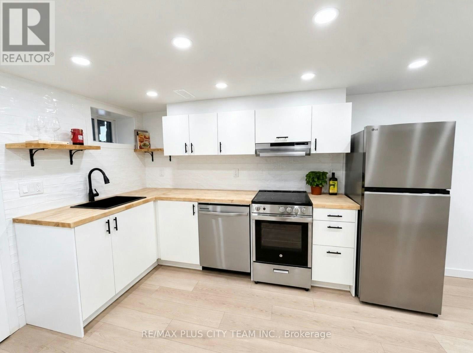 LOWER-148 Ascot Avenue, Toronto, ON, M6E 1G4 - 5