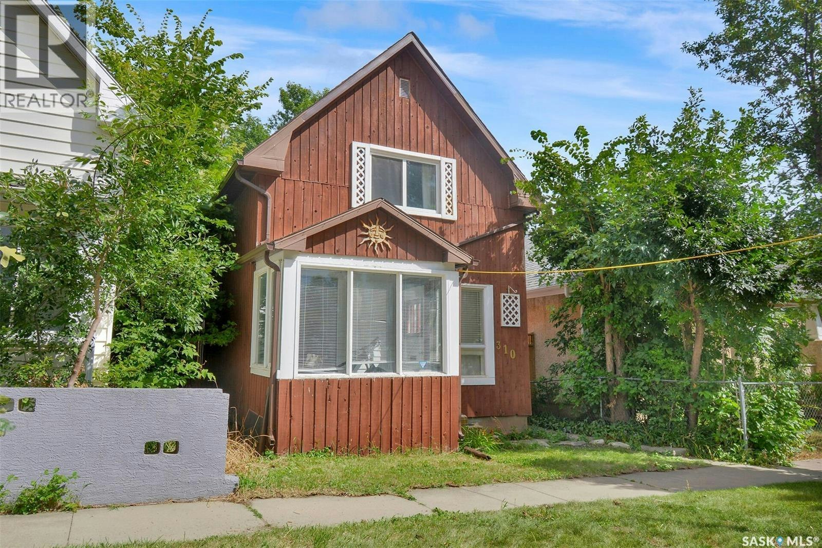 310 J Avenue N, Saskatoon, SK, S7L 2K2