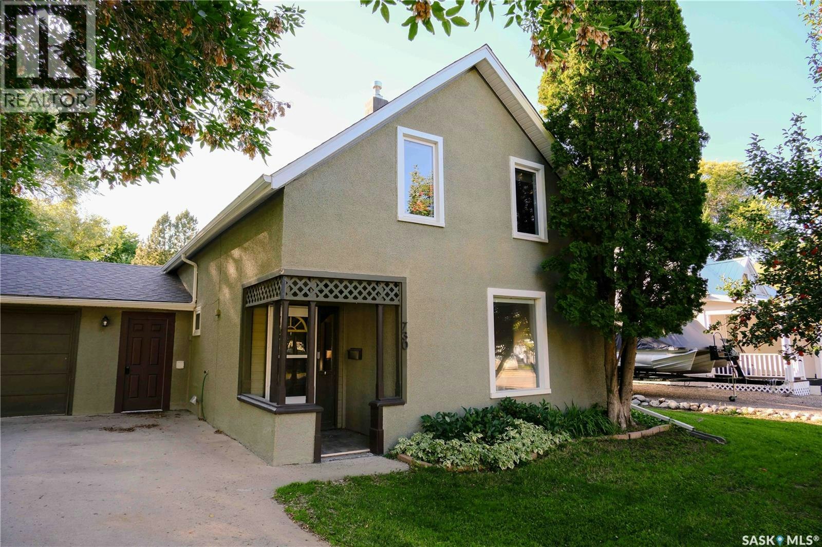 730 Colbourne Street, Lumsden, SK, S0G 3C0