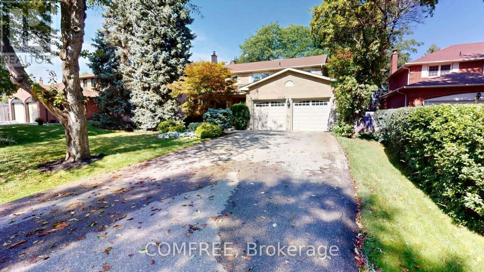 2043 Burbank Drive, Mississauga, ON, L5L 2T6
