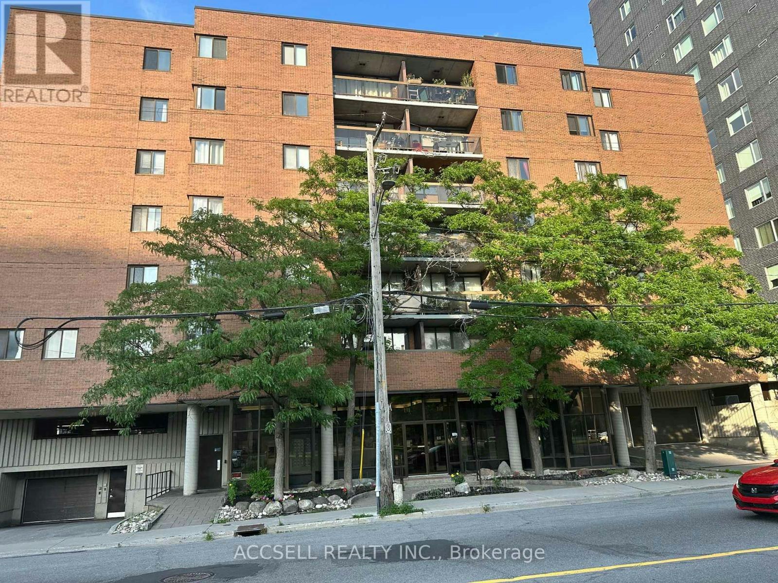 106-191 Parkdale Avenue W, Ottawa, ON, K1Y 1E8