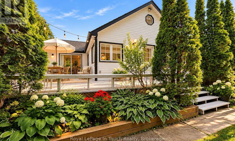 6 Arbor Road