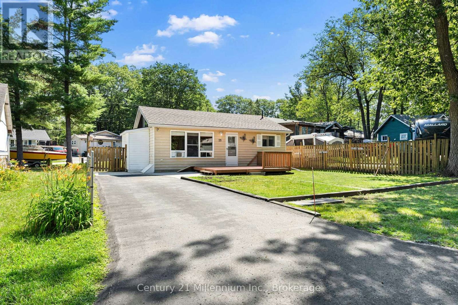 25 Glendale Avenue, Wasaga Beach, ON, L9Z 2T1