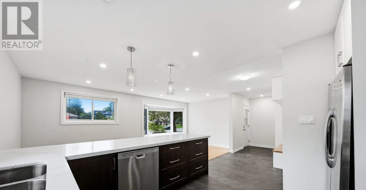 MAIN-6 Corbett Crescent, Aurora, ON, L4G 2G1 - 17