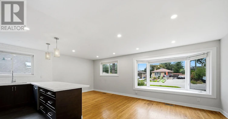 MAIN-6 Corbett Crescent, Aurora, ON, L4G 2G1 - 7