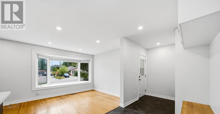 MAIN-6 Corbett Crescent, Aurora, ON, L4G 2G1 - 6