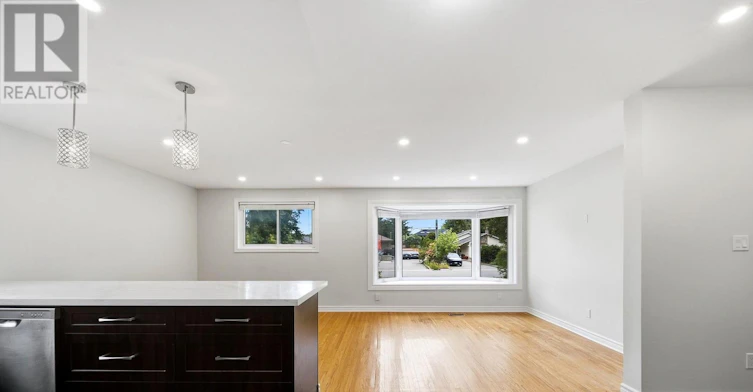 MAIN-6 Corbett Crescent, Aurora, ON, L4G 2G1 - 8