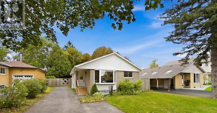 MAIN-6 Corbett Crescent, Aurora, ON, L4G 2G1 - 2