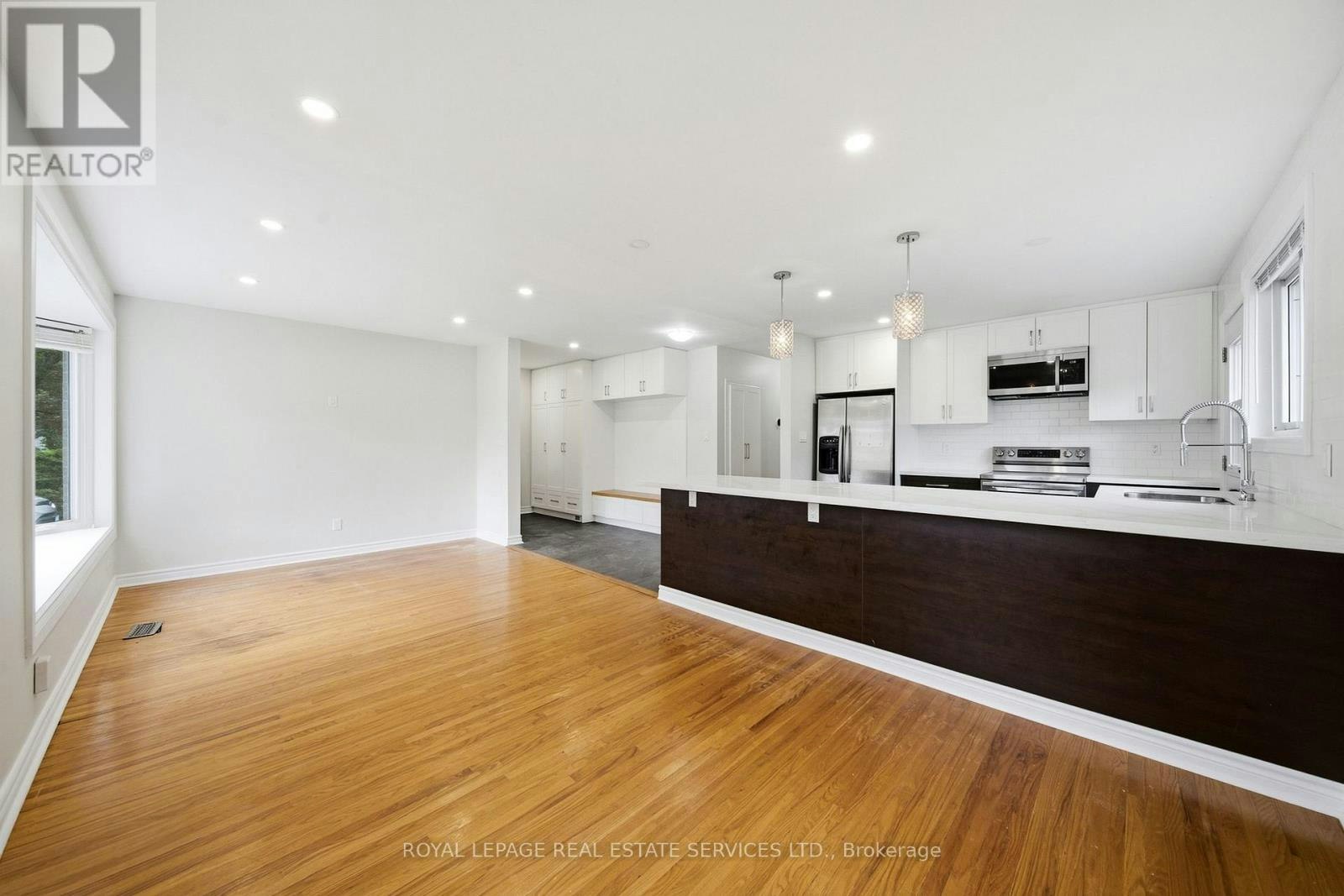 MAIN-6 Corbett Crescent, Aurora, ON, L4G 2G1 - 14