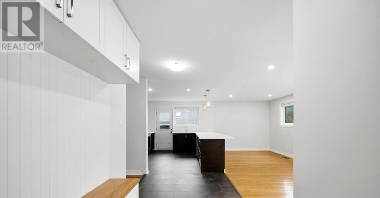 MAIN-6 Corbett Crescent, Aurora, ON, L4G 2G1 - 4