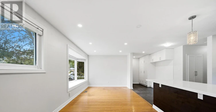 MAIN-6 Corbett Crescent, Aurora, ON, L4G 2G1 - 13