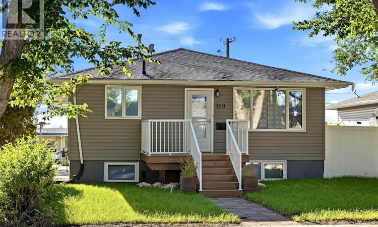 169 Froom Crescent