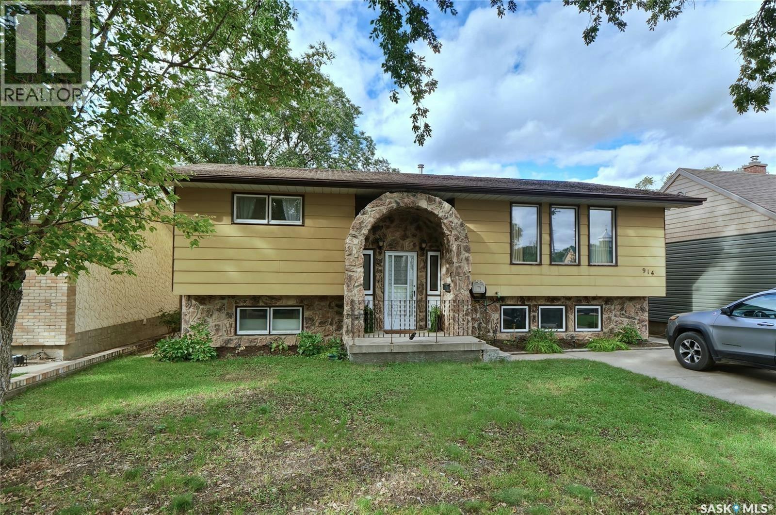 914 Duffield Street W, Moose Jaw, SK, S6H 5J9