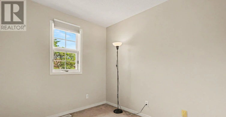 19 Kalbrook Street, Ottawa, ON, K2T 1A8 - 8