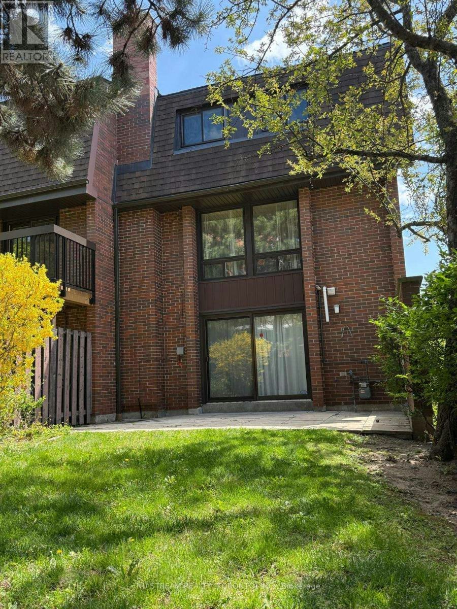 57 Gypsy Roseway, Toronto, ON, M2N 5Z1 - 16