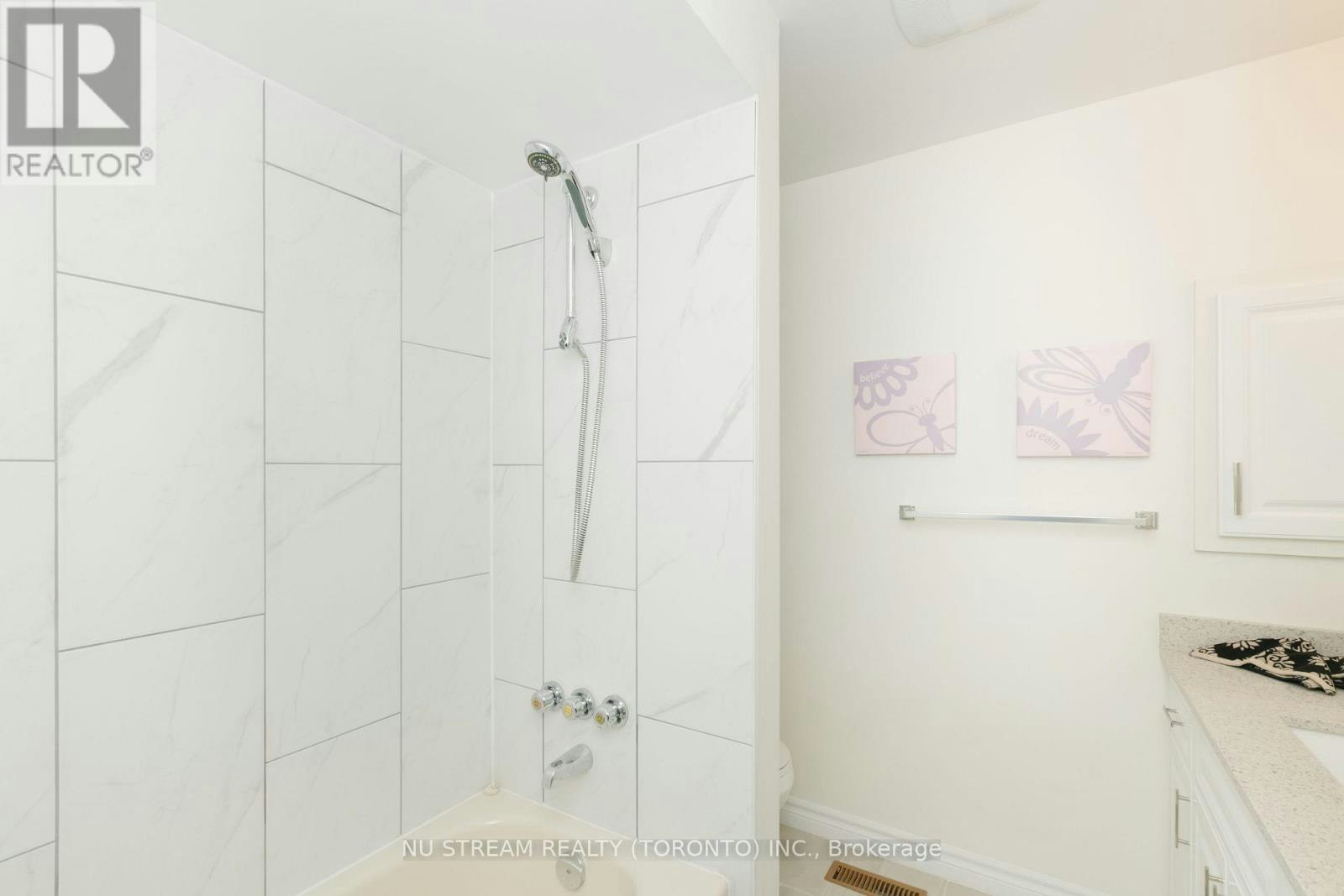 57 Gypsy Roseway, Toronto, ON, M2N 5Z1 - 12