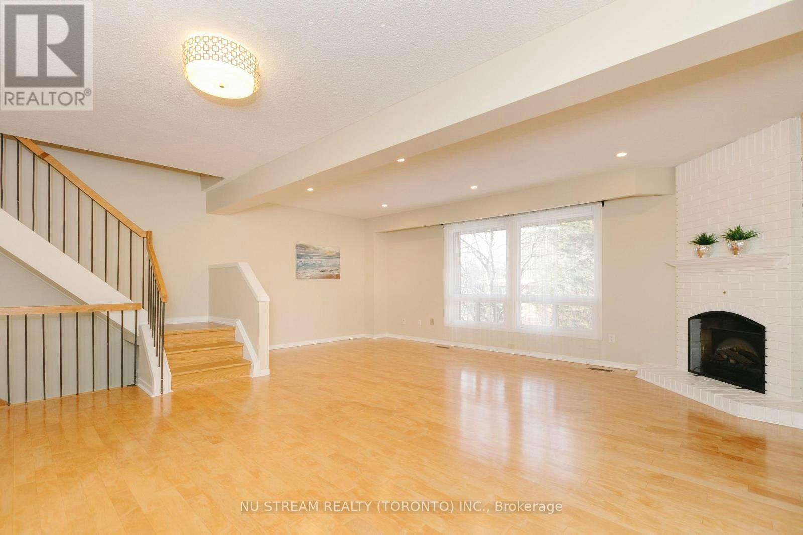 57 Gypsy Roseway, Toronto, ON, M2N 5Z1 - 6