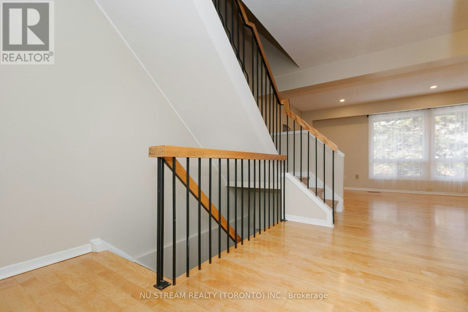 57 Gypsy Roseway, Toronto, ON, M2N 5Z1 - 4
