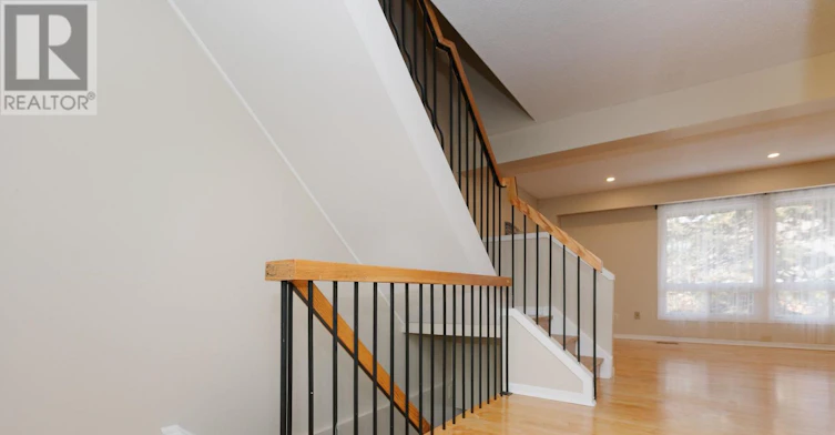 57 Gypsy Roseway, Toronto, ON, M2N 5Z1 - 4