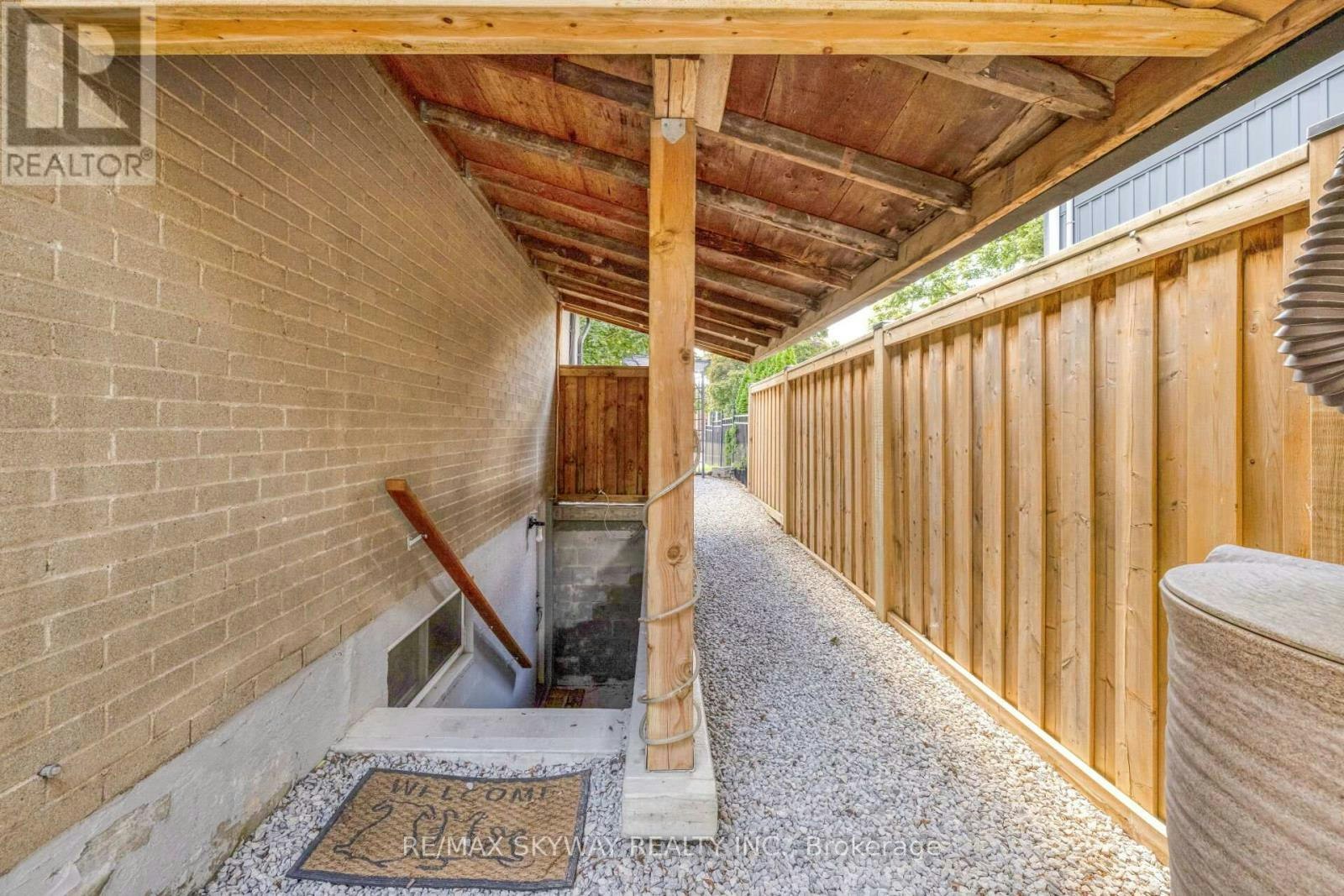 UPPER-279 Elmwood Crescent, Milton, ON, L9T 1C3 - 29