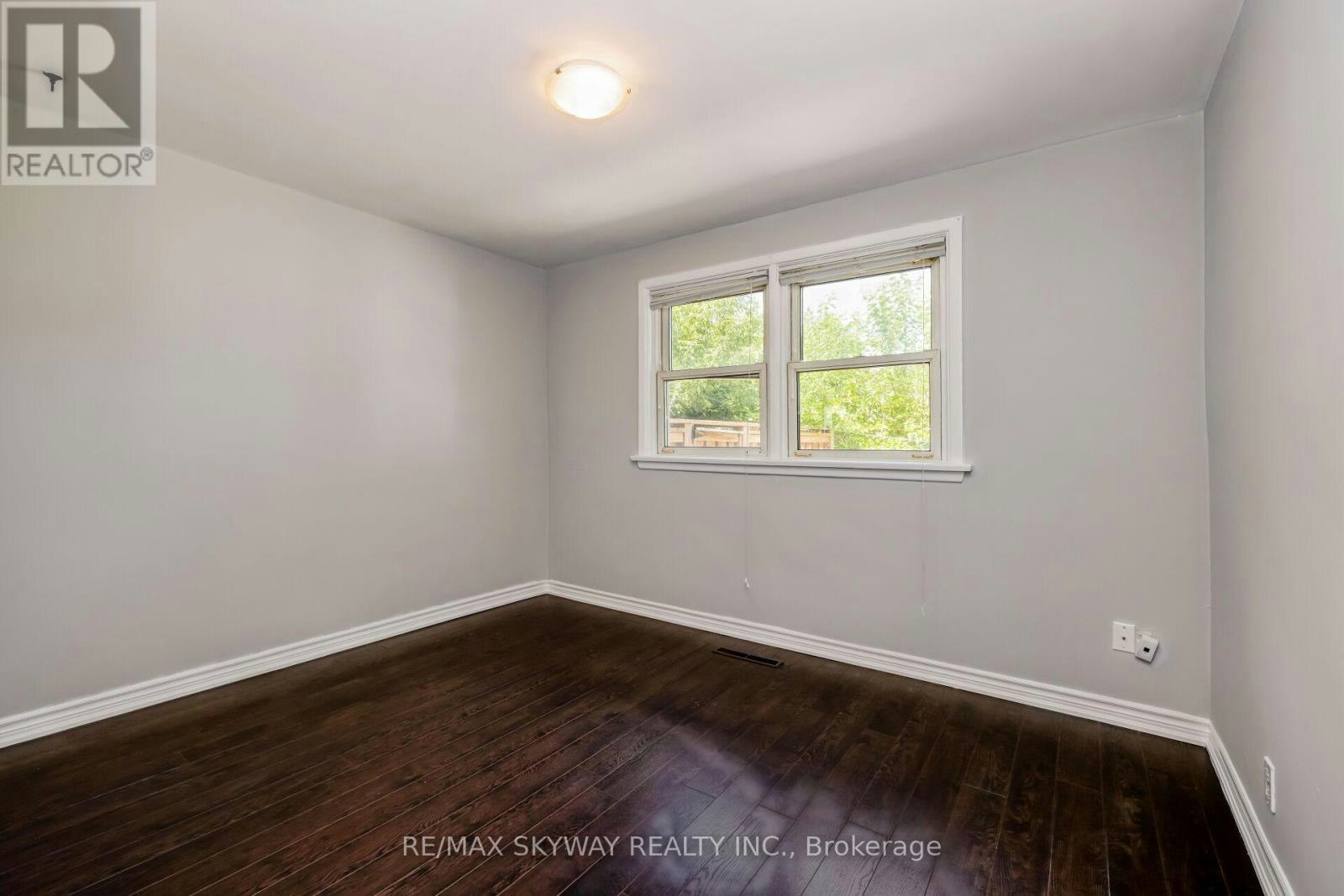UPPER-279 Elmwood Crescent, Milton, ON, L9T 1C3 - 16