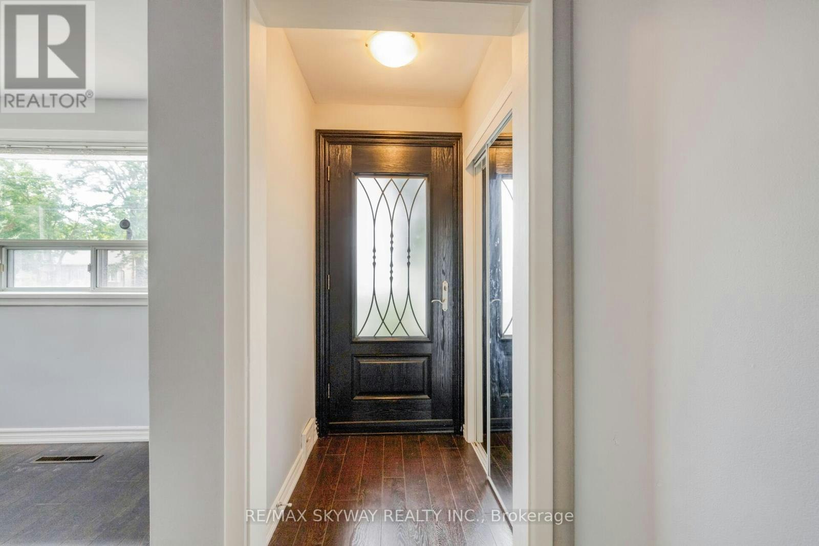 UPPER-279 Elmwood Crescent, Milton, ON, L9T 1C3 - 8