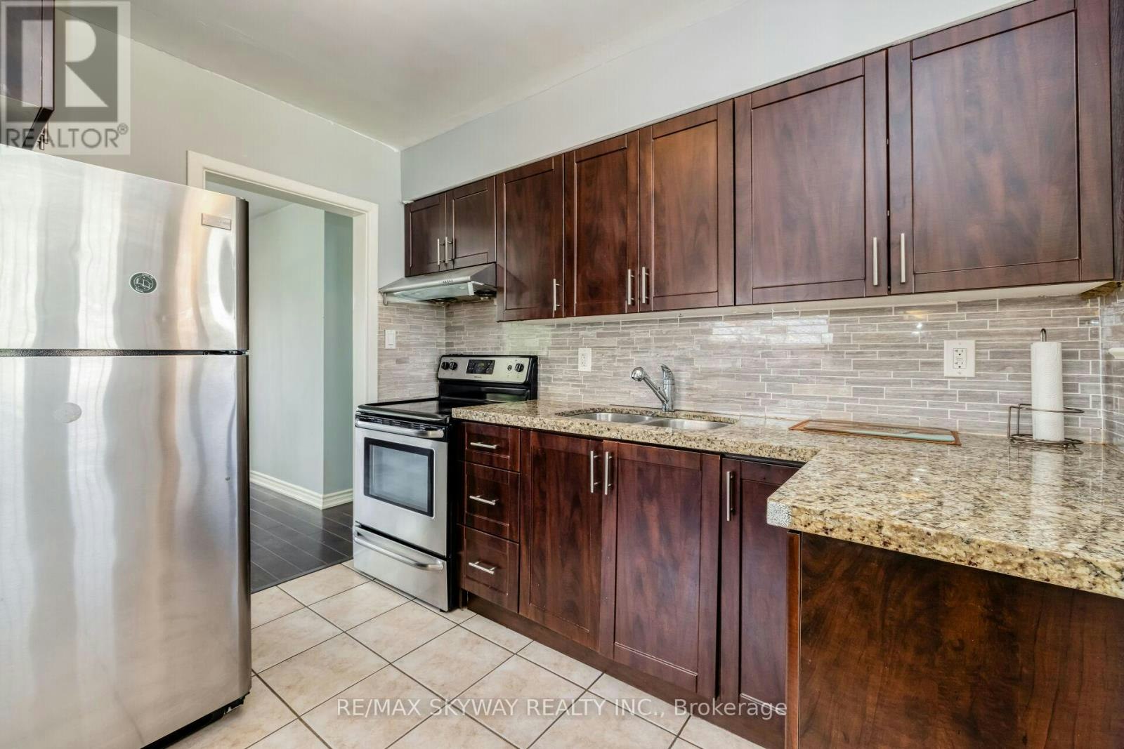 UPPER-279 Elmwood Crescent, Milton, ON, L9T 1C3 - 14