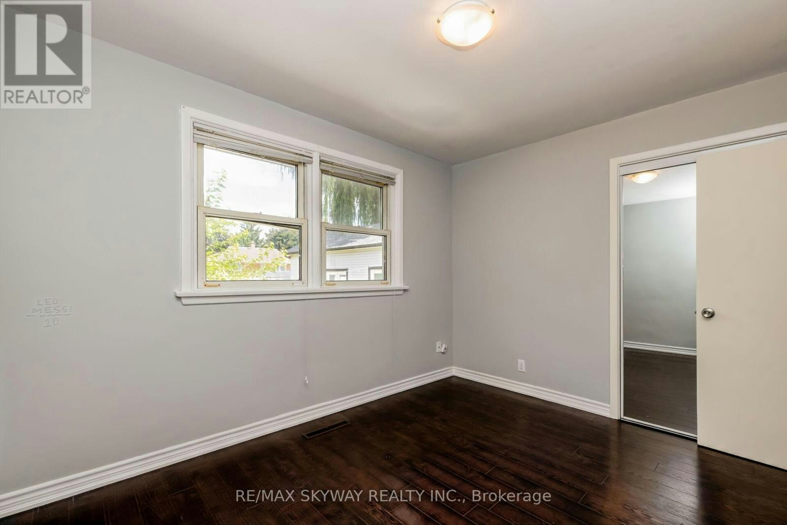 UPPER-279 Elmwood Crescent, Milton, ON, L9T 1C3 - 17