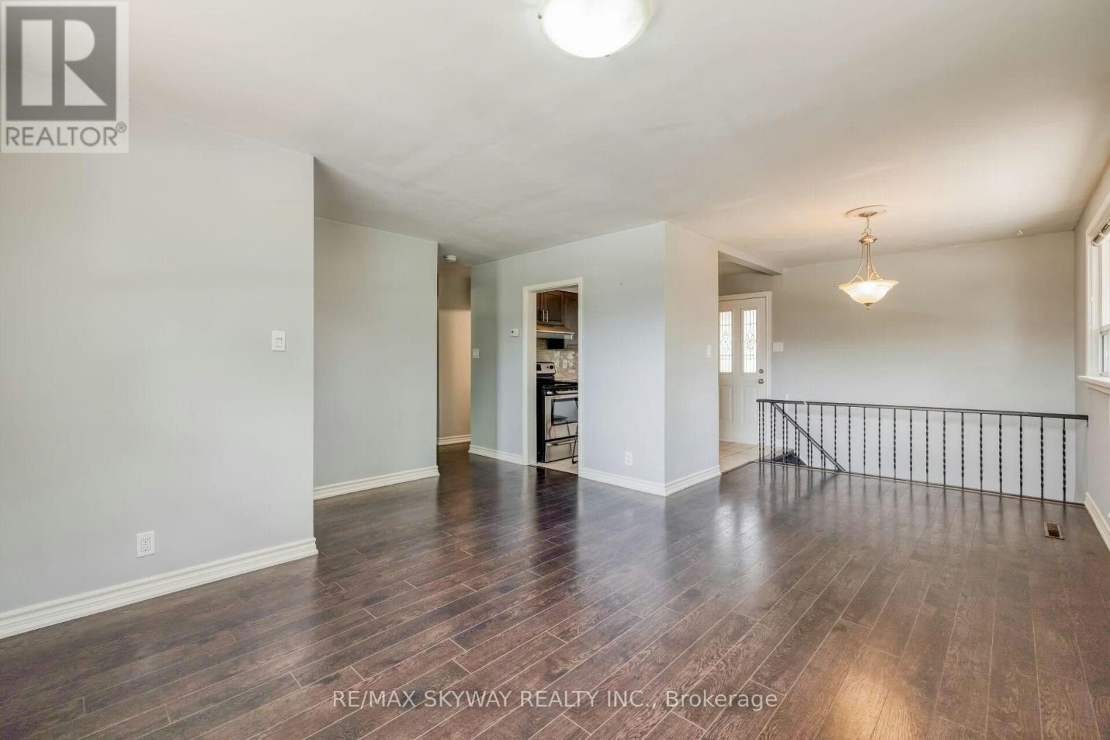 UPPER-279 Elmwood Crescent, Milton, ON, L9T 1C3 - 11